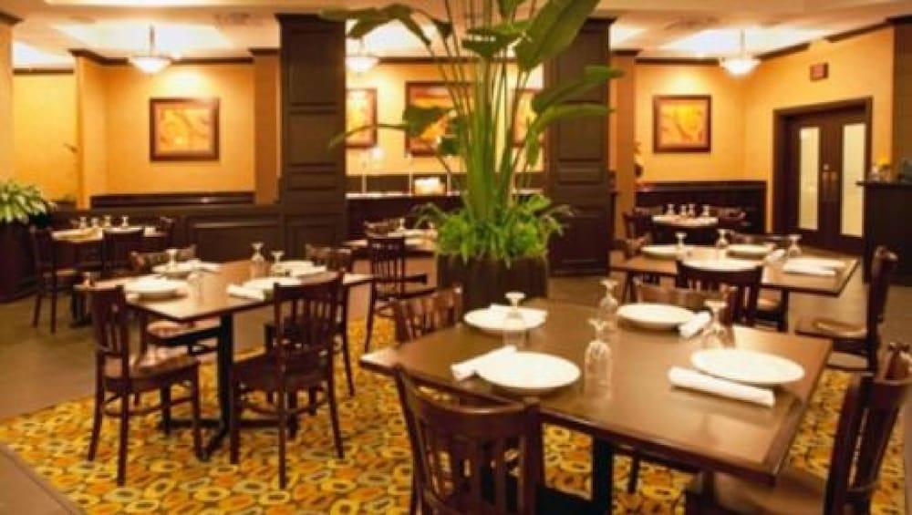 Delta Hotels By Marriott Columbia Northeast Bagian luar foto